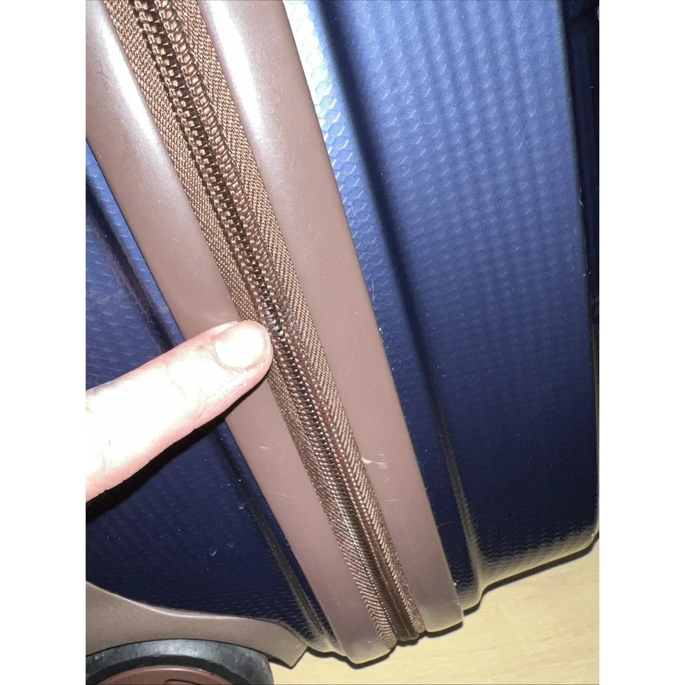London Fog Small Rolling Hard Shell Suitcase Brentwood Style # 8400